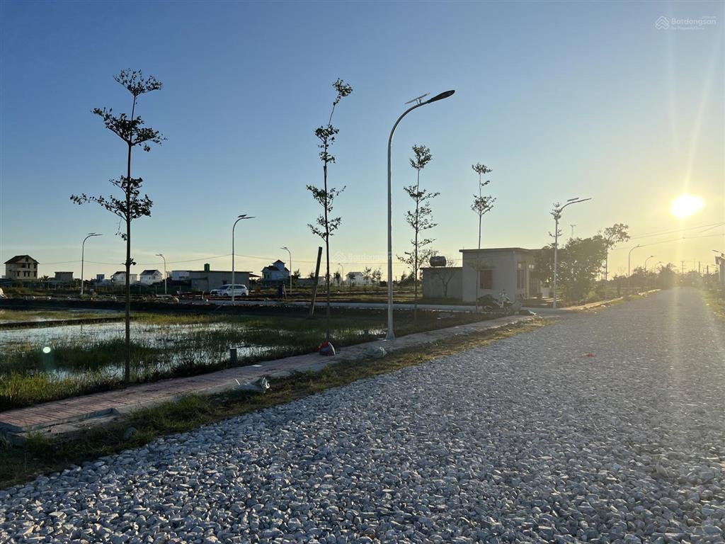 Chính chủ cần tiền xây nhà bán mảnh đất sát biển hạ tầng đầy đủ, giá tốt, sẵn sổ