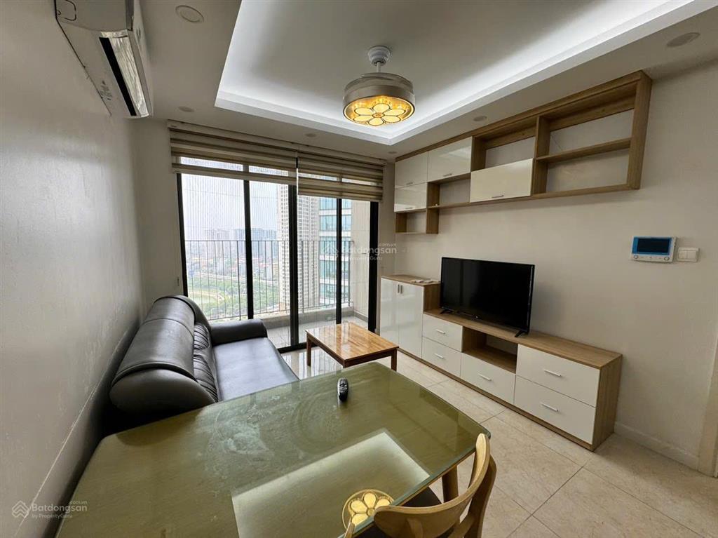 Nhỉnh 10 tỷ bao phí  cư dân c6 d'capitale gửi bán căn 2 phòng ngủ 83/73m2 ban công đông nam