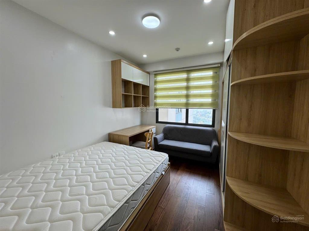Nhỉnh 10 tỷ bao phí  cư dân c6 d'capitale gửi bán căn 2 phòng ngủ 83/73m2 ban công đông nam