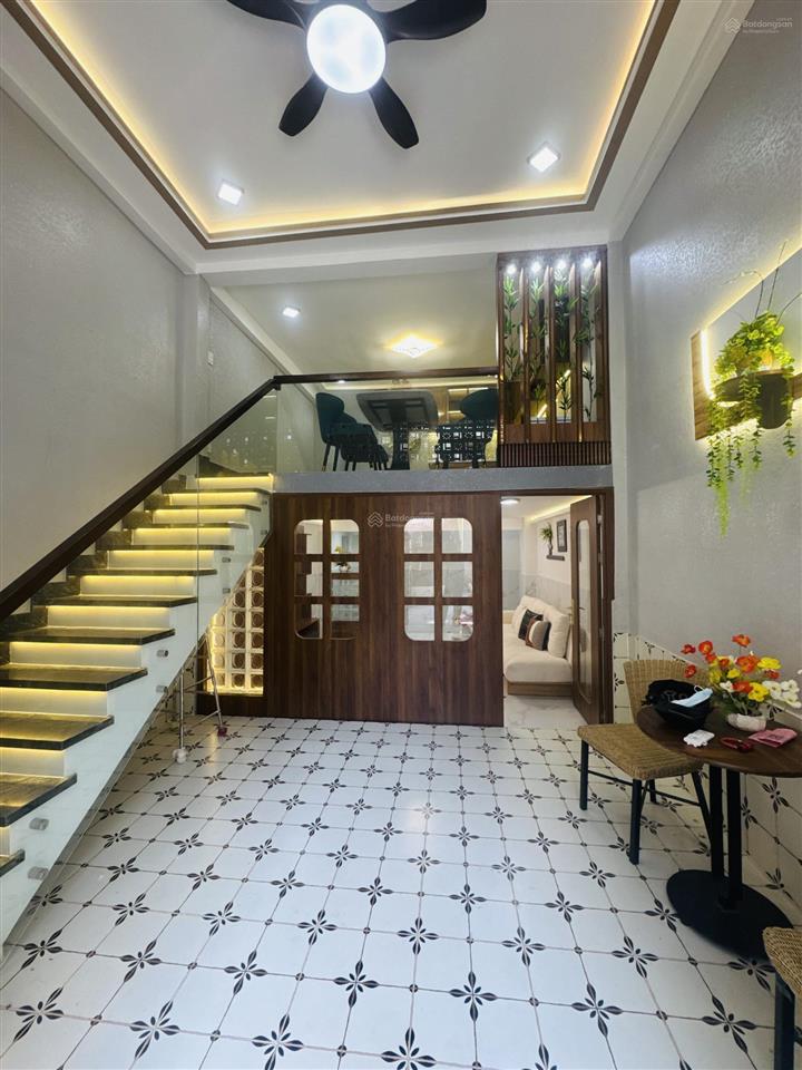 Hậu giang  mai xuân thưởng  4 tầng  50m2  giá 6tỷ6 tl