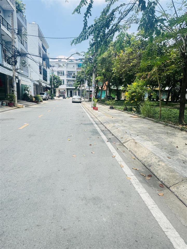 Kdc lý chiêu hoàng  bình phú  view công viên  4 tầng  giá 7t99 tl
