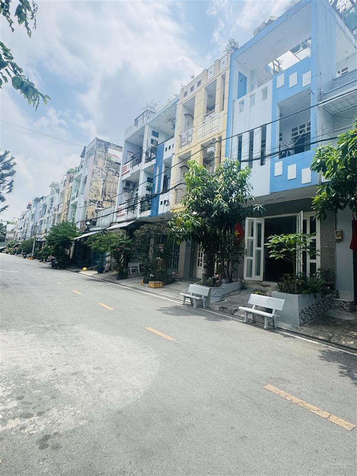 Kdc lý chiêu hoàng  bình phú  view công viên  4 tầng  giá 7t99 tl