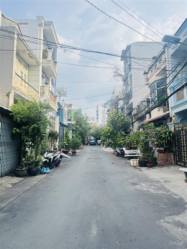 Kdc lý chiêu hoàng  đường nhựa 8m  64m2  2 tầng  giá vừa nhỉnh 6t nhẹ tl tốt