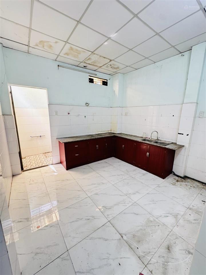 Kdc lý chiêu hoàng  đường nhựa 8m  64m2  2 tầng  giá vừa nhỉnh 6t nhẹ tl tốt
