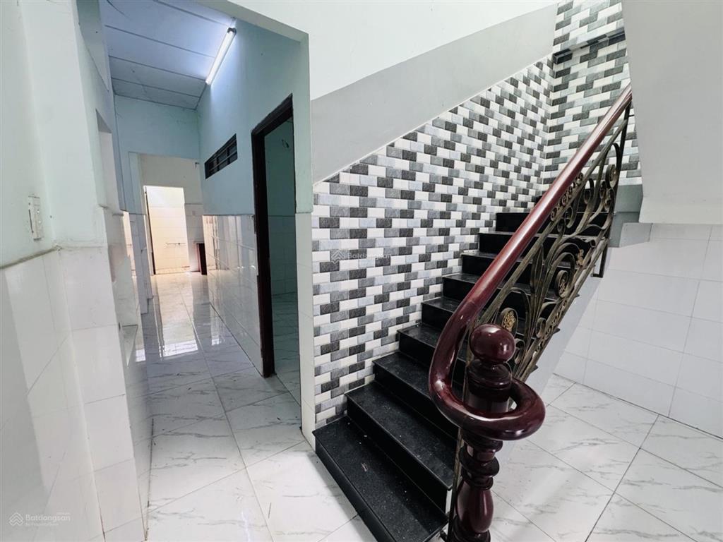 Kdc lý chiêu hoàng  đường nhựa 8m  64m2  2 tầng  giá vừa nhỉnh 6t nhẹ tl tốt