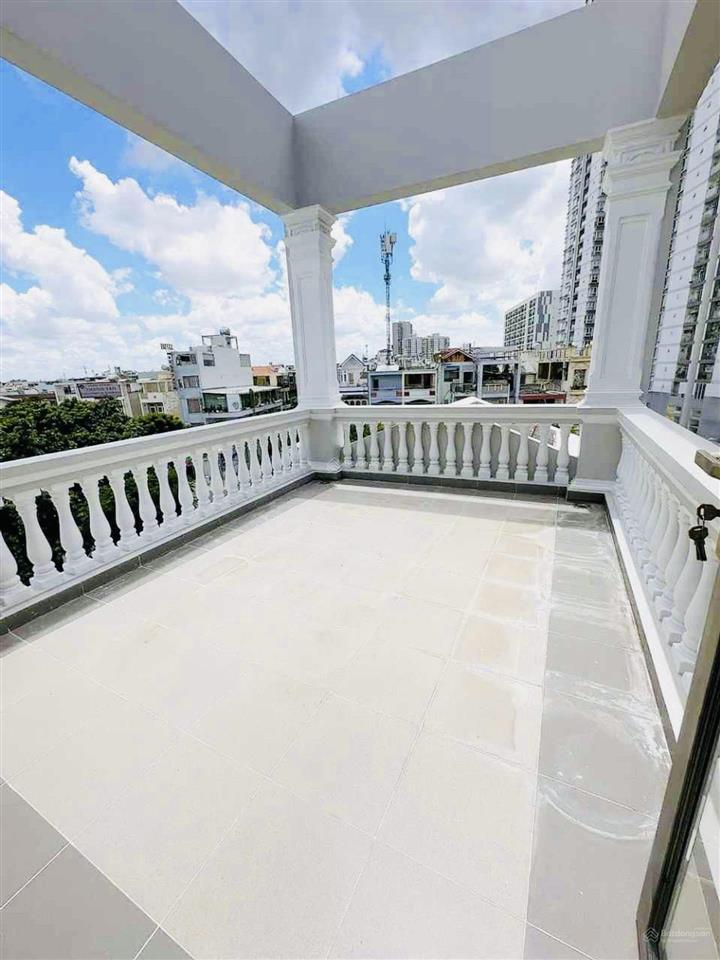 Mặt tiền 5 tầng kinh doanh đỉnh  lý chiêu hoàng q6  có lề 3m tiện buôn bán  giá 13 tỷ tl
