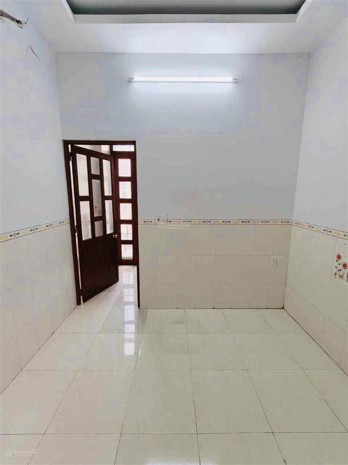 Nhỉnh 3tỷ nhẹ 4tầng kinh dương vương  gần bxmt  sát mặt tiền  3pn  khu nhà 4  5 tầng dân trí