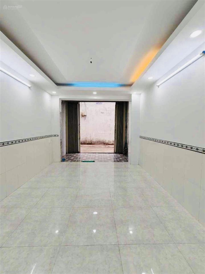 Nhỉnh 3tỷ nhẹ 4tầng kinh dương vương  gần bxmt  sát mặt tiền  3pn  khu nhà 4  5 tầng dân trí