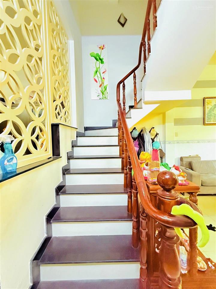 Trương đình hội q8  giáp quận 6  4 tầng  4pn  ko lộ giới  giá 5t2 tl
