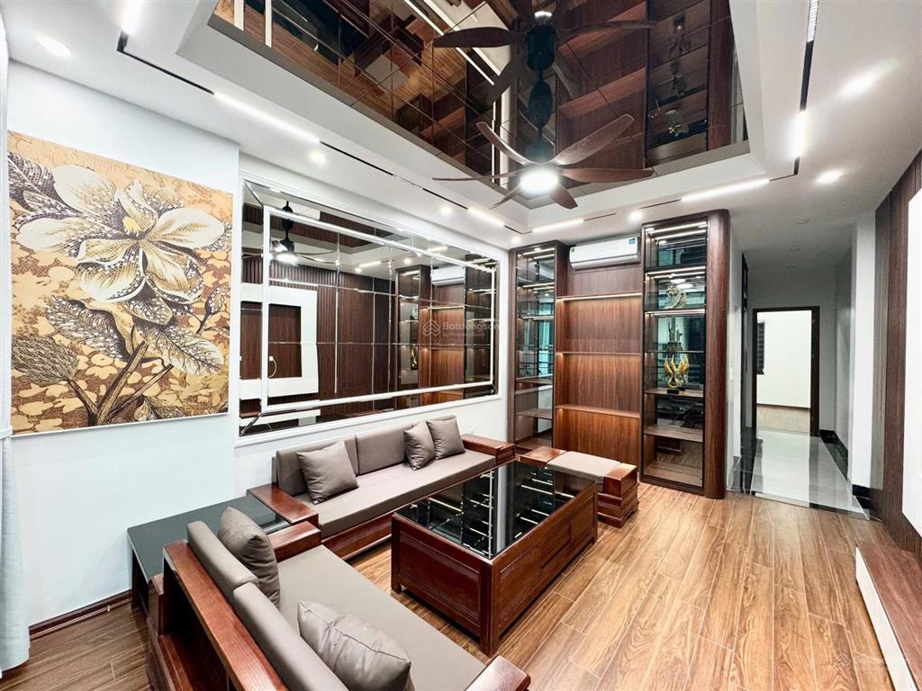 Hiếm! phân lô hoàng văn thái  50m2  6 tầng  thang máy  gara ô tô 2 thoáng  sổ hoa hậu