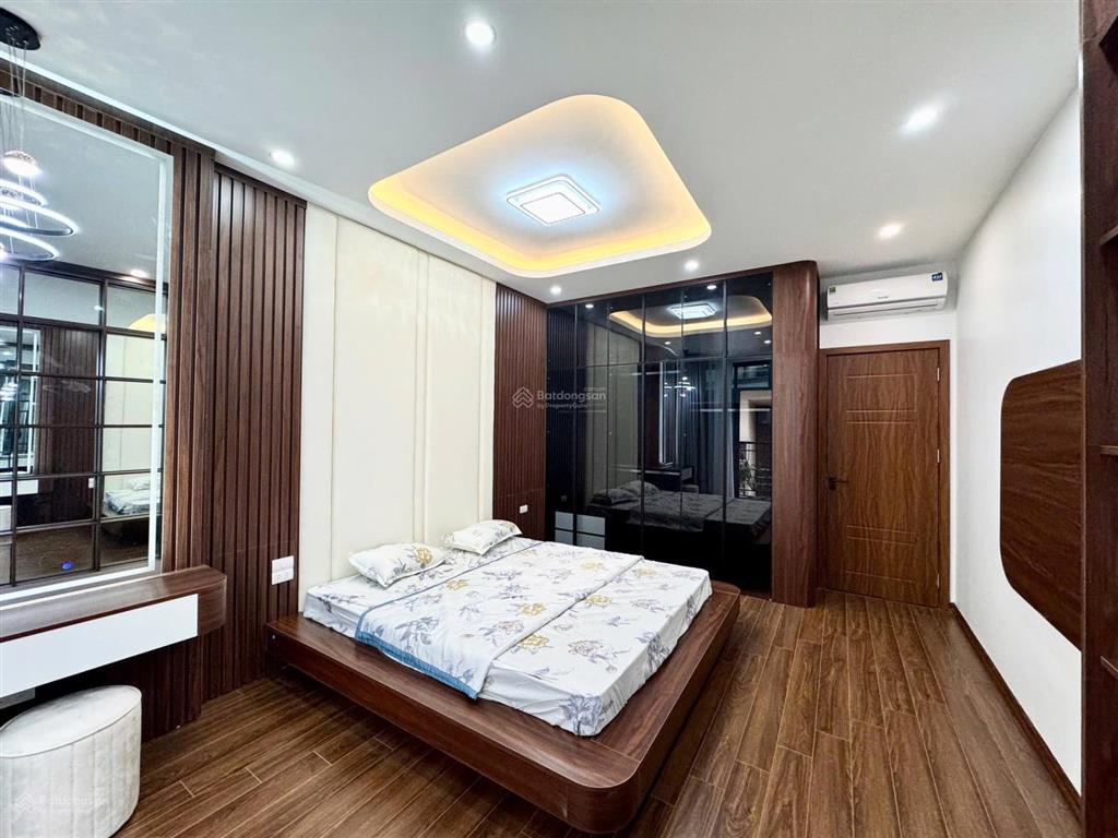 Hiếm! phân lô hoàng văn thái  50m2  6 tầng  thang máy  gara ô tô 2 thoáng  sổ hoa hậu