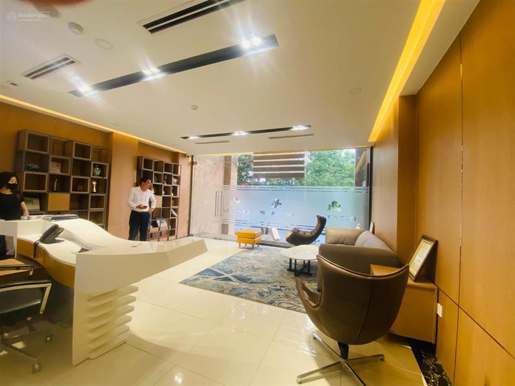 Toà nhà mặt phố, mặt hồ trung tâm thanh xuân, 9 tầng, mt 6m, sổ vuông vắn, giá sale off