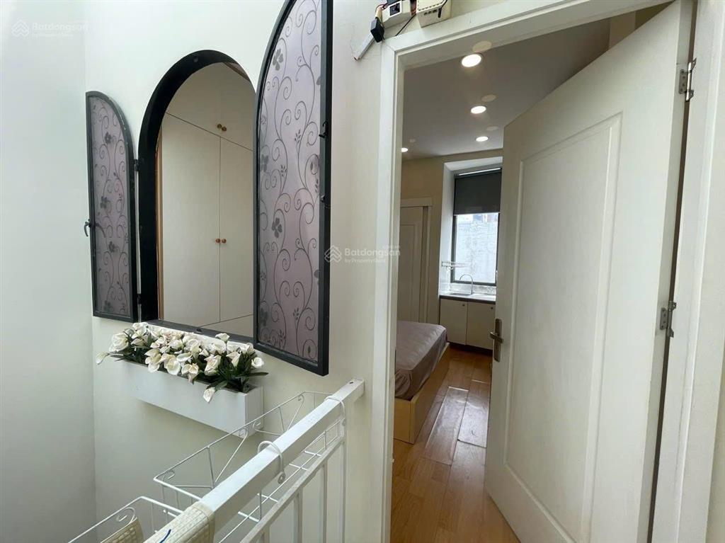 Phòng 35m2 ban công full nội thất ngay đường hoàng hoa thám gần chợ bà chiểu, quận 1, quận 3