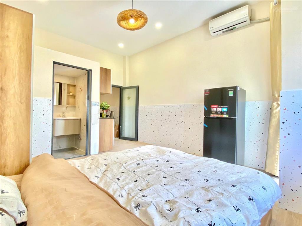 Phòng 40m2 ban công full nội thất ngay xô viết nghệ tĩnh gần hàng xanh, quận 1, quận 3