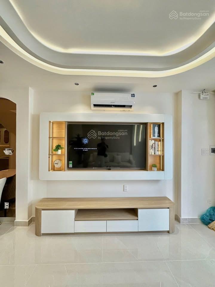 Cần tiền cho con đi du học cần bán gấp nhà mặt phố 5 tầng 4pn hẻm ô tô thông