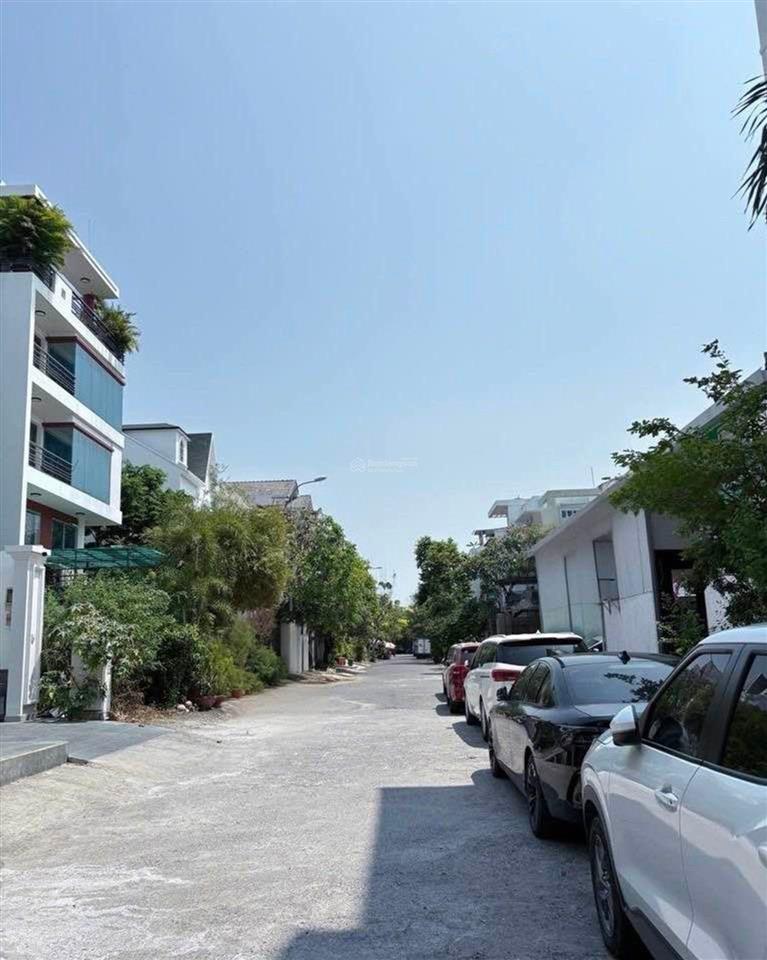 Linh đông, thủ đức. sát phạm văn đồng. 3 tầng 70m2 chỉ 5,x tỷ