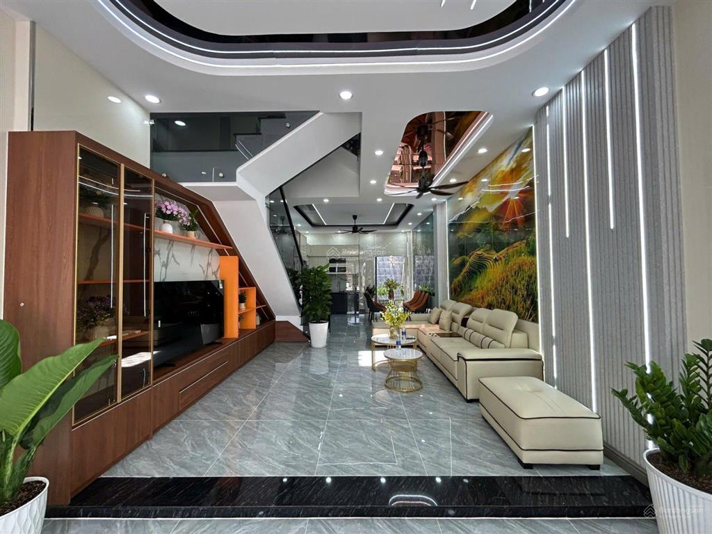 Linh đông, thủ đức. sát phạm văn đồng. 3 tầng 70m2 chỉ 5,x tỷ