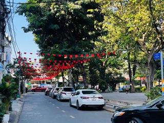 Siêu phẩm 3 tầng 90m2, ôtô ngủ trong nhà  ngay vincom lê văn việt q9  chỉ 8,x tỷ