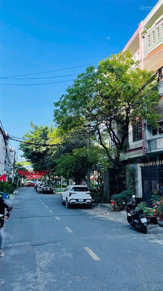 Chỉ 7,x tỷ  nhà 4 tầng, 70m2, hxh thông sát vincom lê văn việt, q9 dòng tiền 40tr/tháng