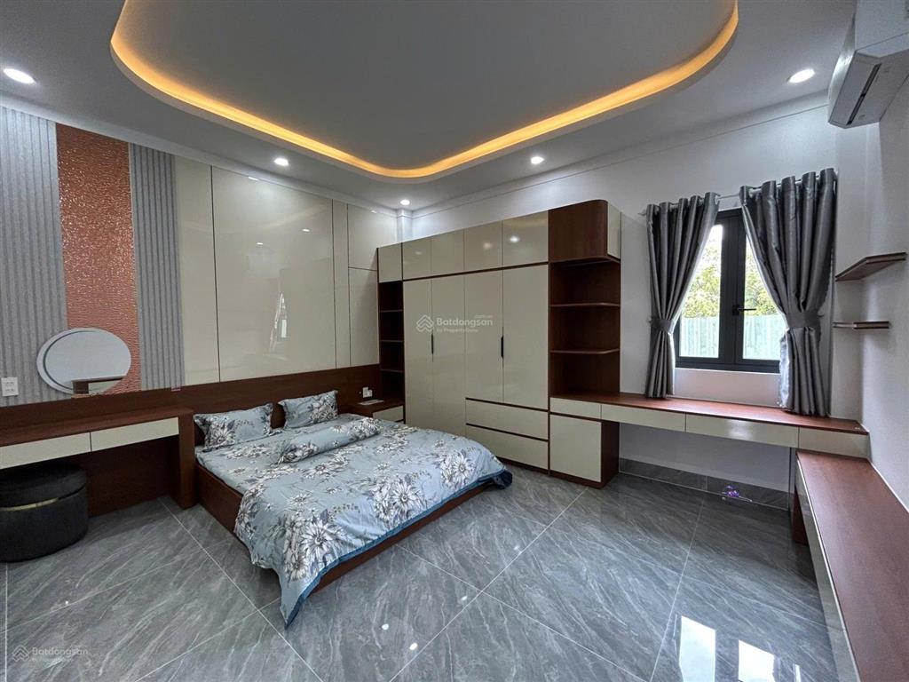 Hiếm  gần vạn phúc city, nhà 3 tầng  70m2, hxh 6m  ôtô ngủ trong nhà, chỉ 6,x tỷ