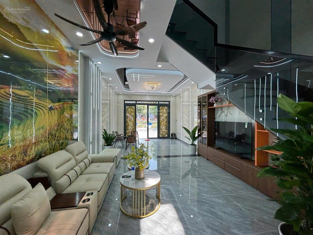 Hiếm  gần vạn phúc city, nhà 3 tầng  70m2, hxh 6m  ôtô ngủ trong nhà, chỉ 6,x tỷ