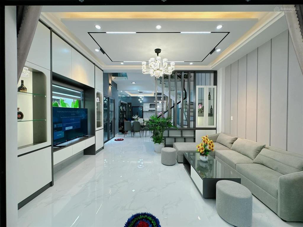 Gần giga mall phạm văn đồng  nhà 4 tầng 80m2, hxh 6m  chỉ 8,x tỷ