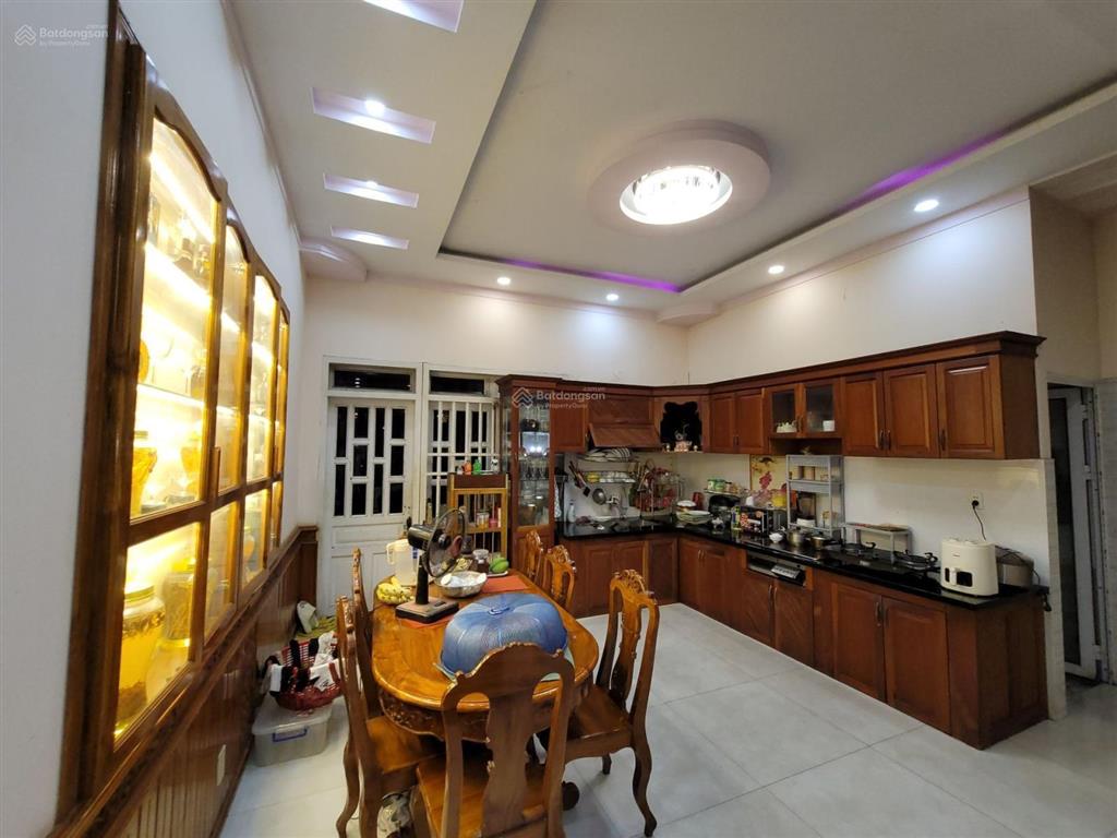 Bán nhà linh xuân, thủ đức  giáp phạm văn đồng. 4 tầng 100m2, hxh  chỉ 6,x tỷ