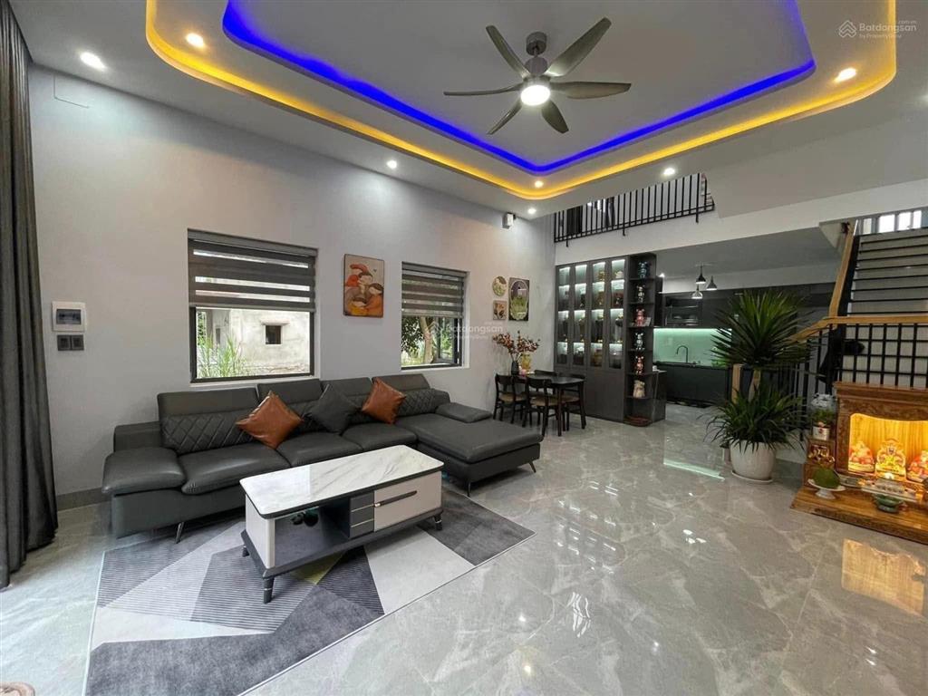 Chỉ 6,x tỷ  dòng tiền 30 triệu  nhà 4 tầng 70m2, hxh, gần lê văn việt  đh gtvt q9