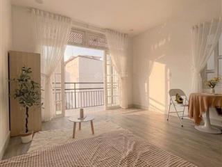 Căn hộ mới xây bancon tách bếp rộng gần phú mỹ hưng, gần quận 4 và 1, gần khu chế xuất