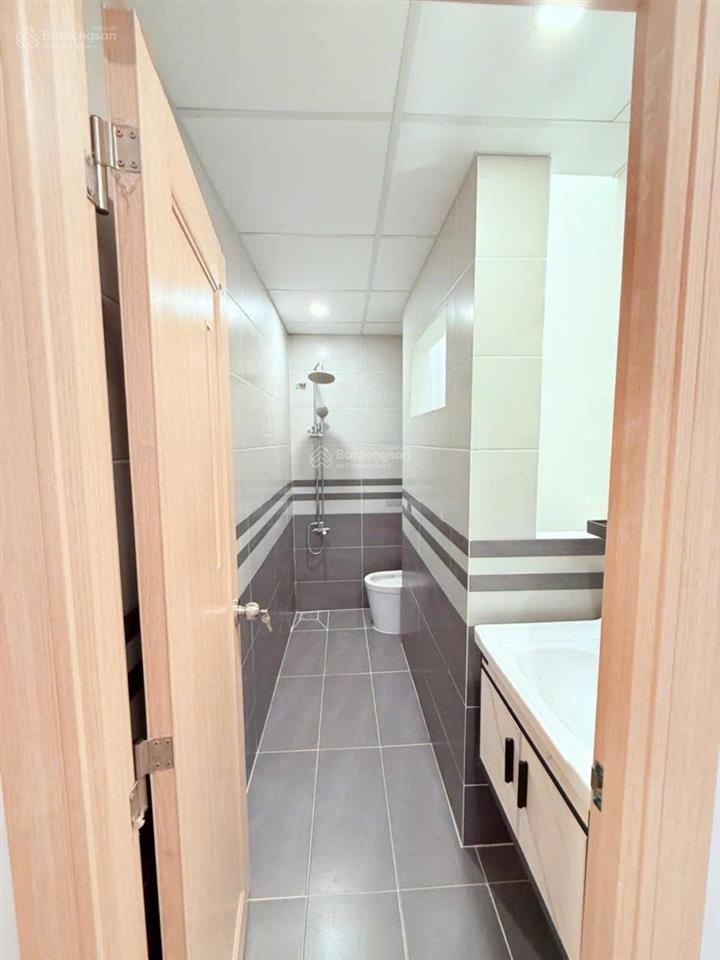 Nguyên căn 3 phòng ngủ  2wc, sẵn 3 máy lạnh, nhà mới, gần phú mỹ hưng