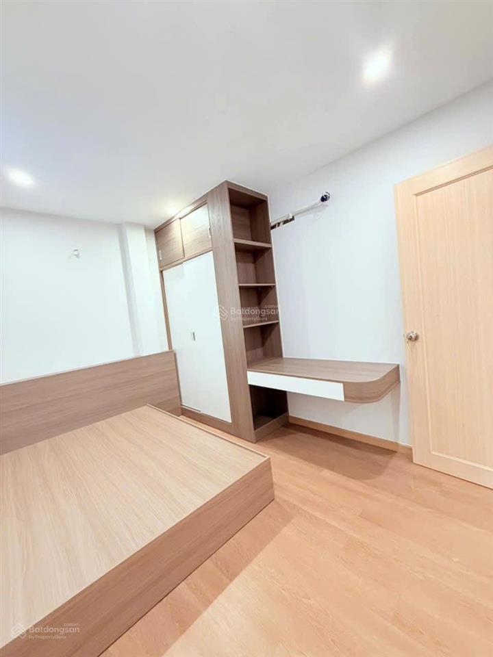 Nguyên căn 3 phòng ngủ  2wc, sẵn 3 máy lạnh, nhà mới, gần phú mỹ hưng