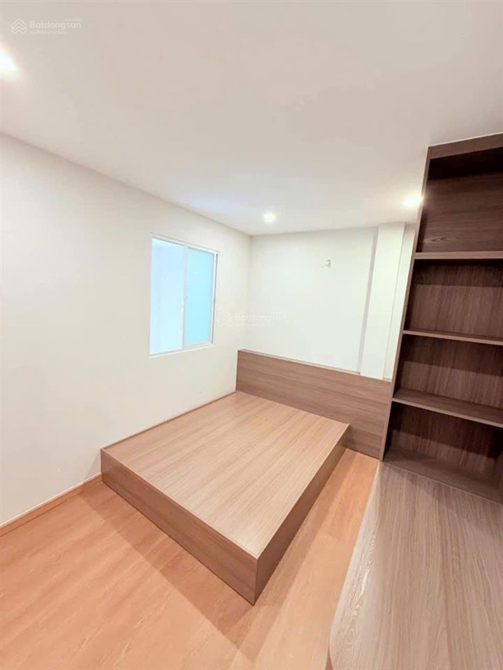 Nguyên căn 3 phòng ngủ  2wc, sẵn 3 máy lạnh, nhà mới, gần phú mỹ hưng