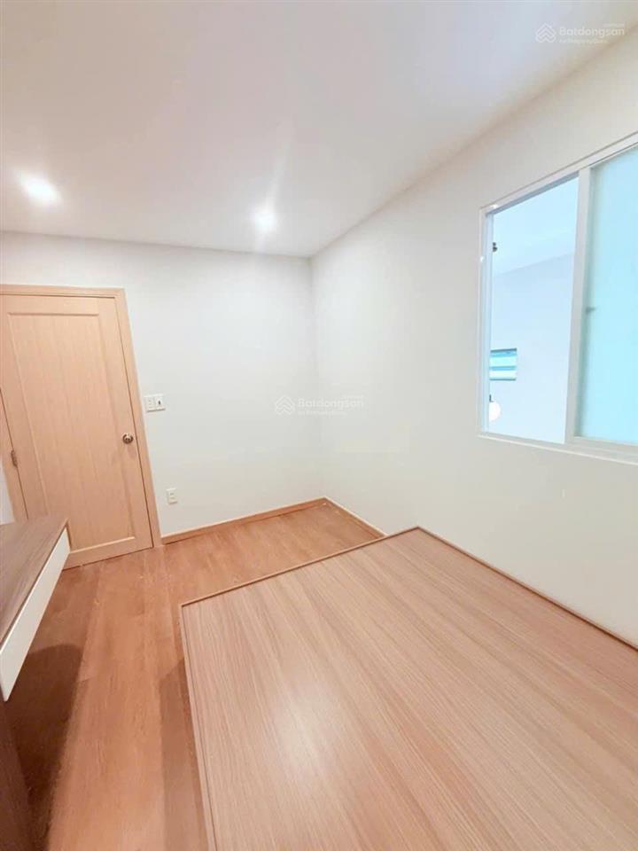 Nguyên căn 3 phòng ngủ  2wc, sẵn 3 máy lạnh, nhà mới, gần phú mỹ hưng