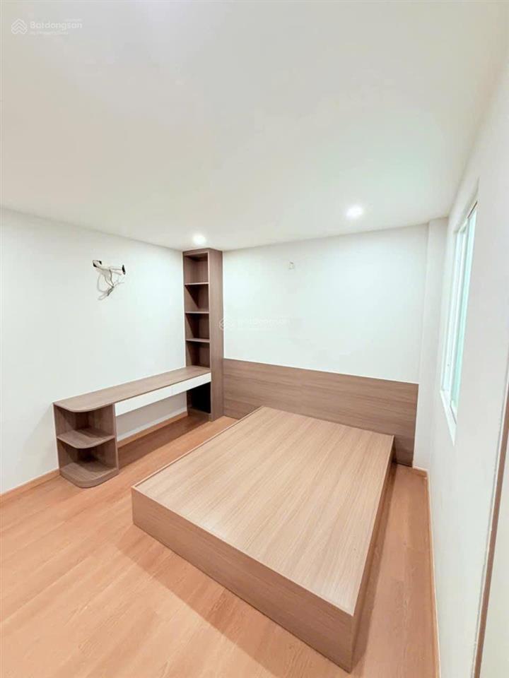 Nguyên căn 3 phòng ngủ  2wc, sẵn 3 máy lạnh, nhà mới, gần phú mỹ hưng