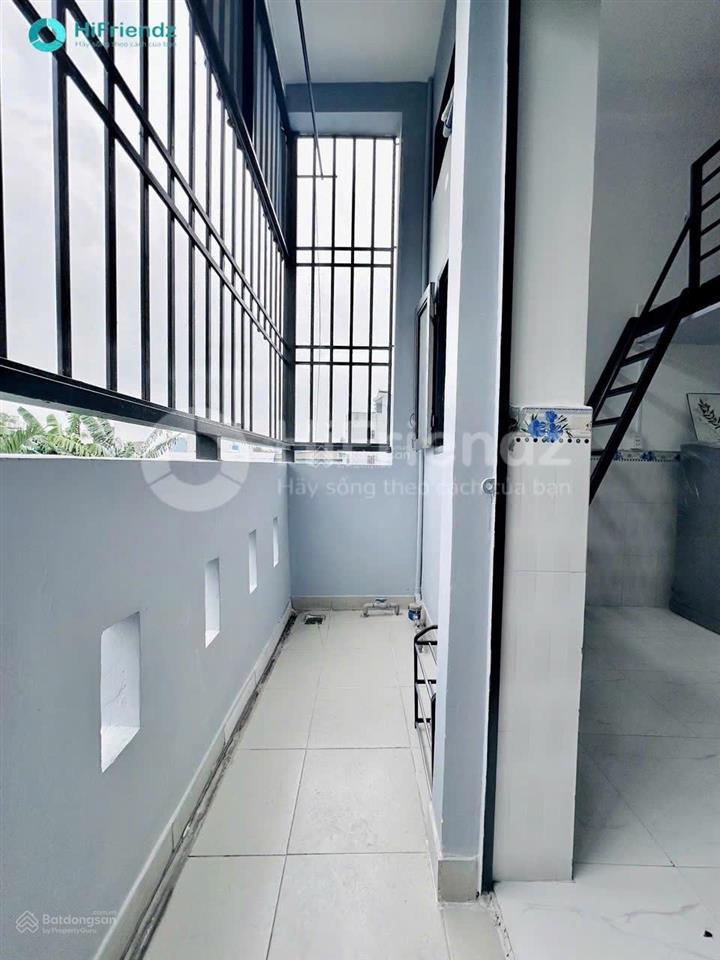 Gác bancon full nội thất, giá hssv ở từ 24 người, gần đh mở
