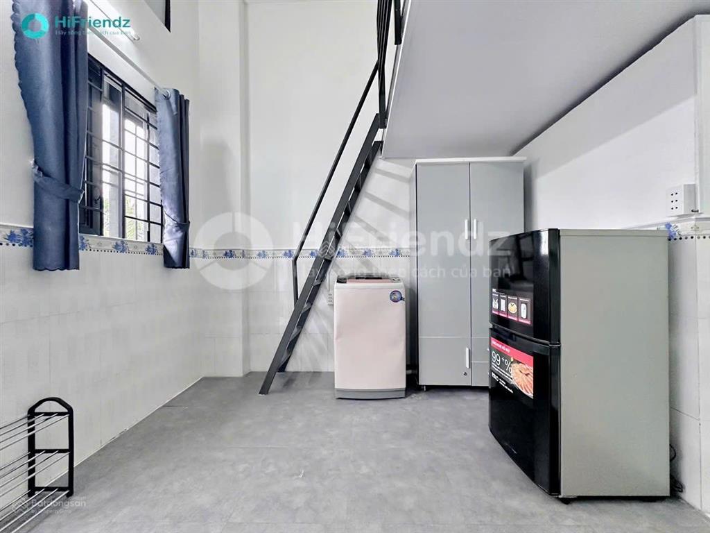 Gác bancon full nội thất, giá hssv ở từ 24 người, gần đh mở