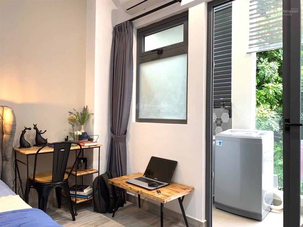 Cho thuê căn studio ban công tách bếp view thành phố, gần phú mỹ hưng