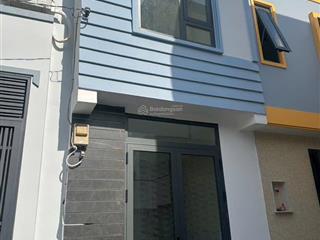 Bán nhà ngay lâm văn bền, 1 trệt 2 lầu, sân thượng, nhà mới, nội thất đầy đủ