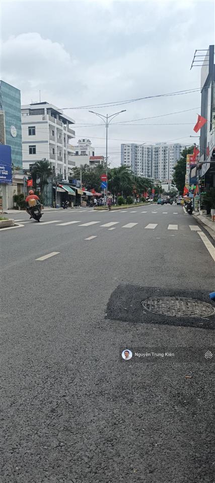 Bán nhà quận 7  villa phú thuận, 3 tầng mới hiện đại, ngang lớn 7m, giá chỉ 70tr/m2