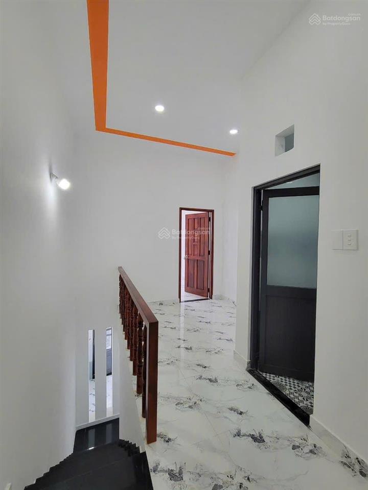 Cần bán gấp nhà 1 trệt+ 1 lầu giá 800 triệu