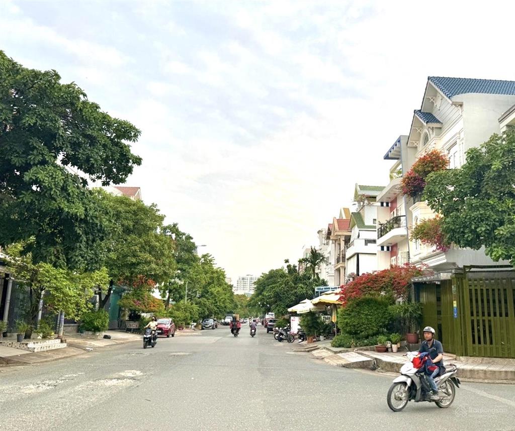 Nhà 3 tầng khu phân lô  73m2  ven sông hiệp bình chánh  đường 5m  shr