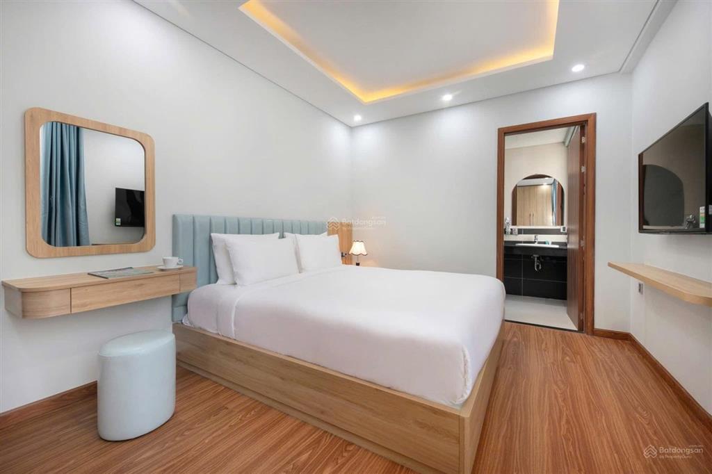 Toà khách sạn 10 tầng đường an thượng diện tích đất 300m2. cách biển 150m. giá cực tốt