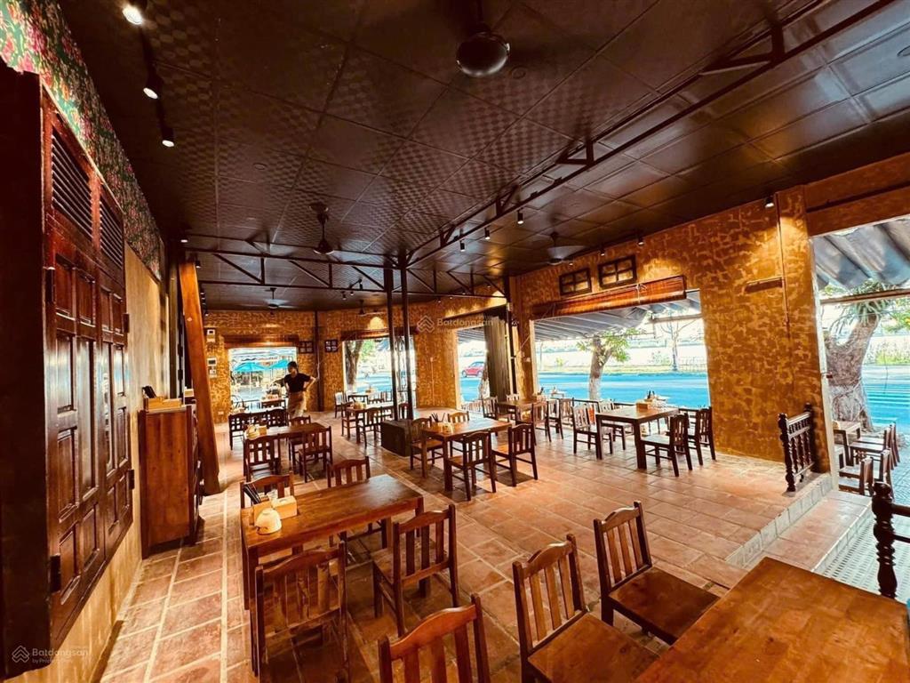 Lô góc 250m. 3 mặt tiền. đường chương dương. ngang 22m. trực diện sông hàn. ngắm pháo hoa.