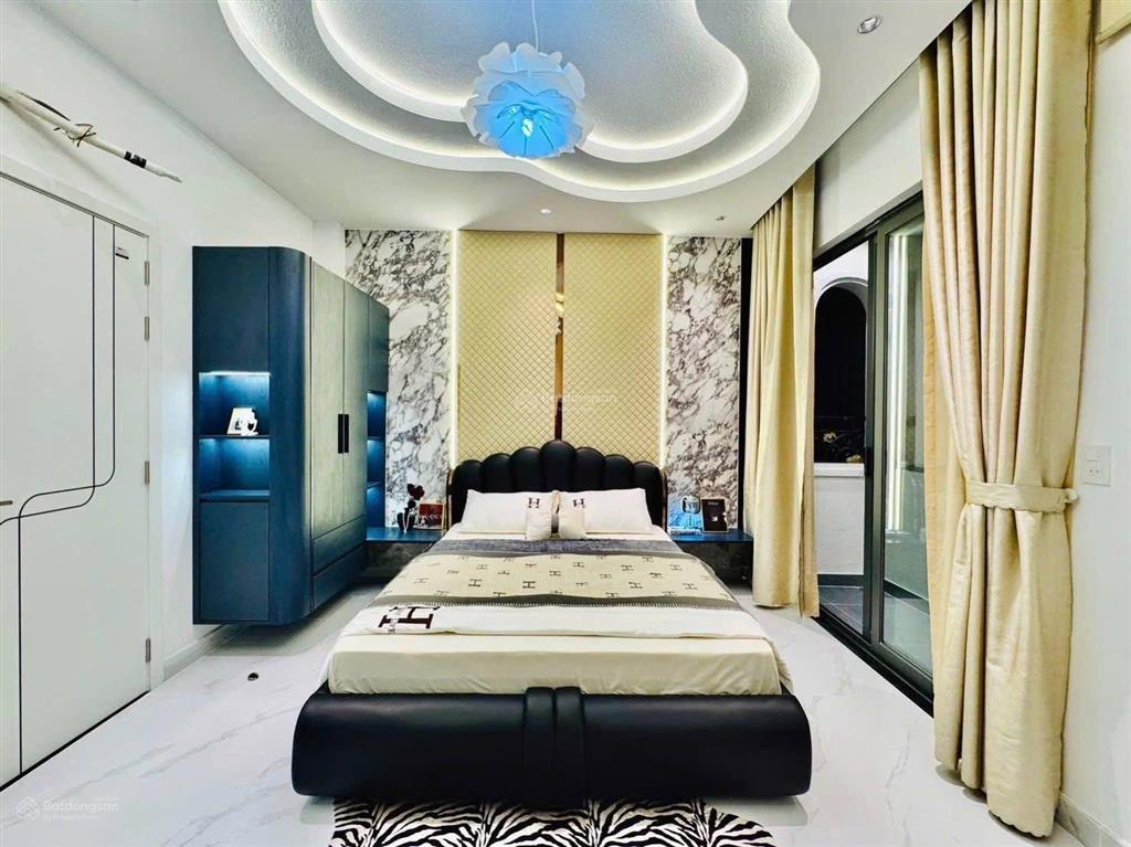 Nhà đẹp lê quang định,p1,gò vấp  70m2 x 3 tầng  giá 5tỷ780, 3pn, 4wc, 1 trệt 2 lầu, hẻm oto