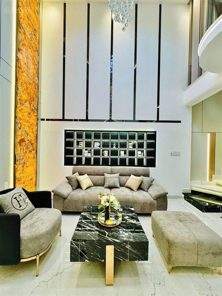 Nhà đẹp lê quang định,p1,gò vấp  70m2 x 3 tầng  giá 5tỷ780, 3pn, 4wc, 1 trệt 2 lầu, hẻm oto