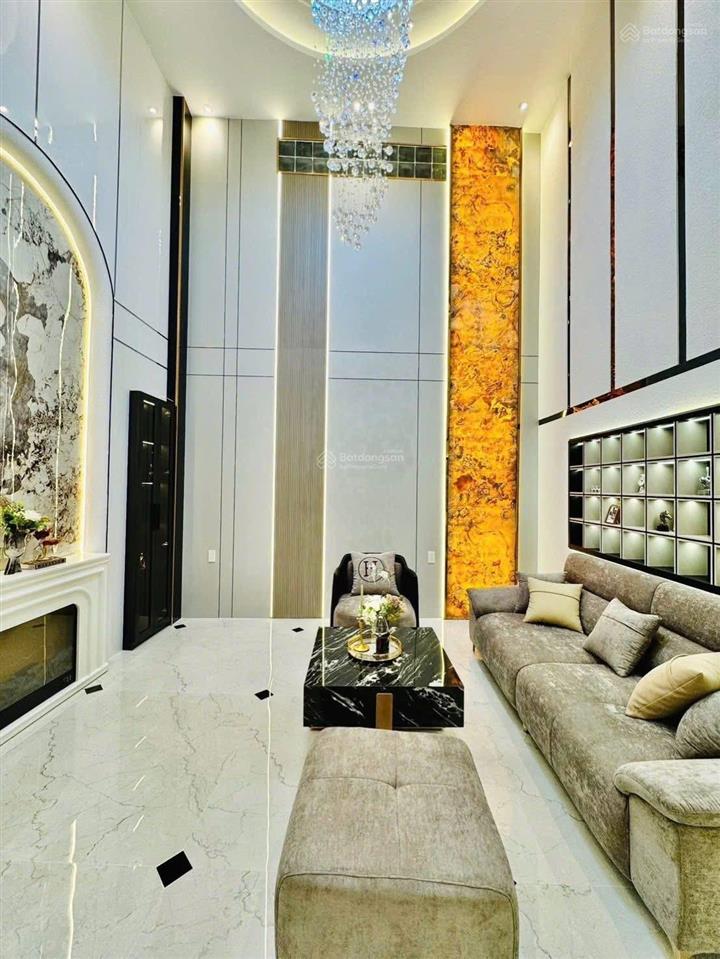 Nhà đẹp lê quang định,p1,gò vấp  70m2 x 3 tầng  giá 5tỷ780, 3pn, 4wc, 1 trệt 2 lầu, hẻm oto