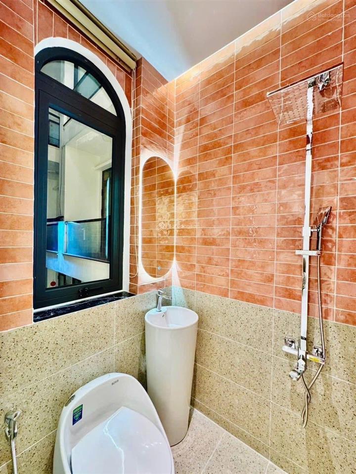 Nhà đẹp lê quang định,p1,gò vấp  70m2 x 3 tầng  giá 5tỷ780, 3pn, 4wc, 1 trệt 2 lầu, hẻm oto