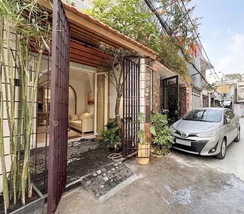 Nhà đẹp thích quảng đức, p5, phú nhuận. dt 60m2,giá 4tỷ1, hẻm lớn, full nội thất