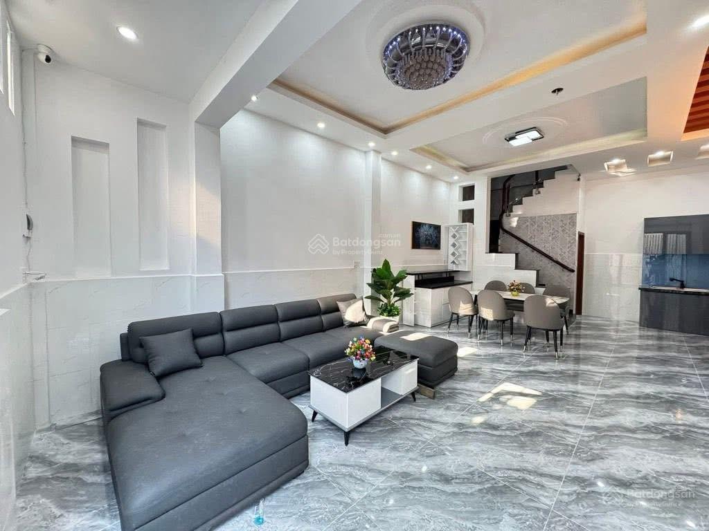 Quận 1, nhà giá tốt tại bùi thị xuân, dt 58m2, giá 4 tỷ 4, 1t2l, shr.