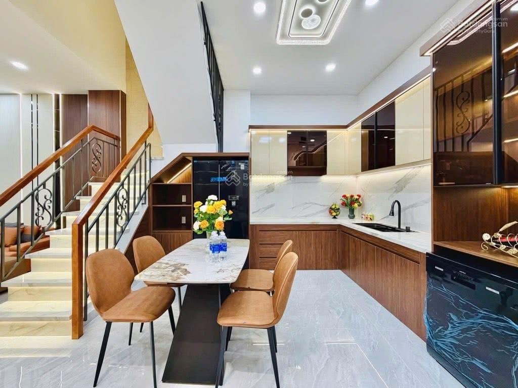 Nhà riêng dương quảng hàm, p5, gò vấp, 63m2, giá 4 tỷ 550, hẻm oto